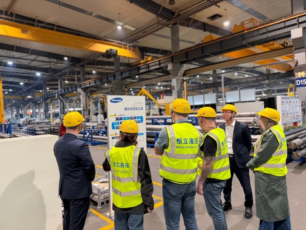 The OUCO team conducted a group visit to the manufacturing base