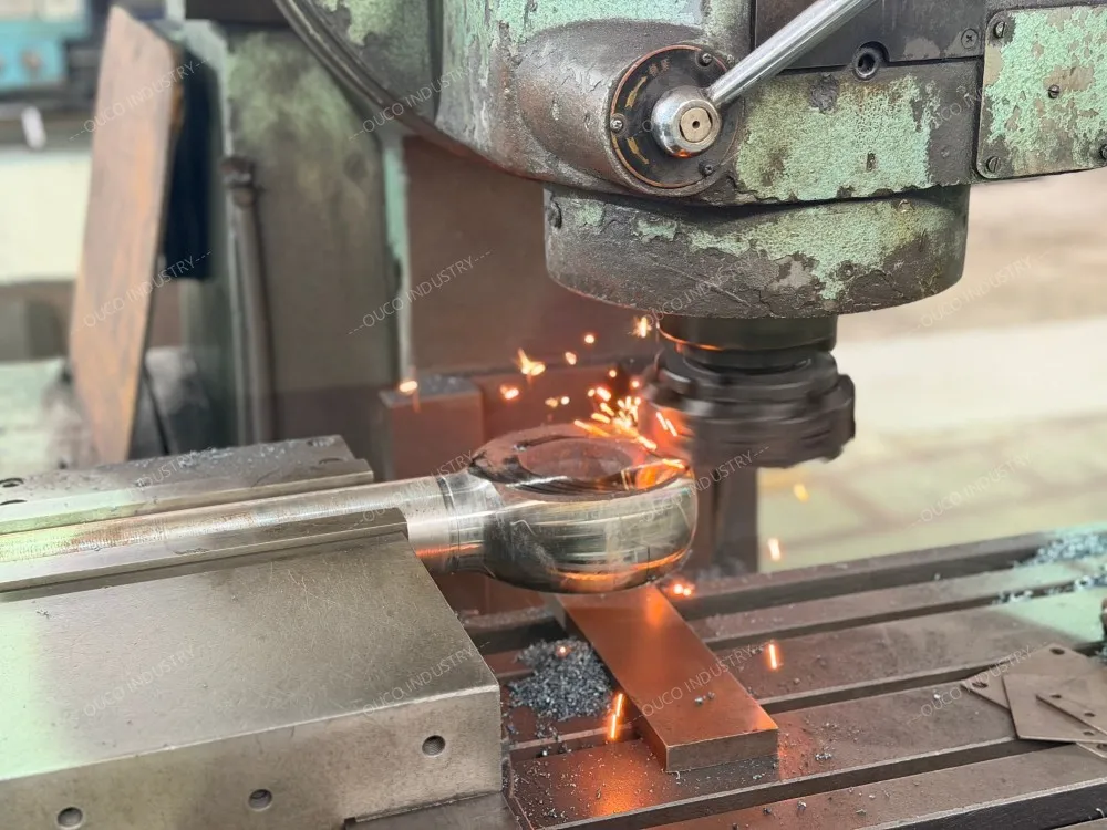Honing and Polishing of hydraulic cylinders end earhooks